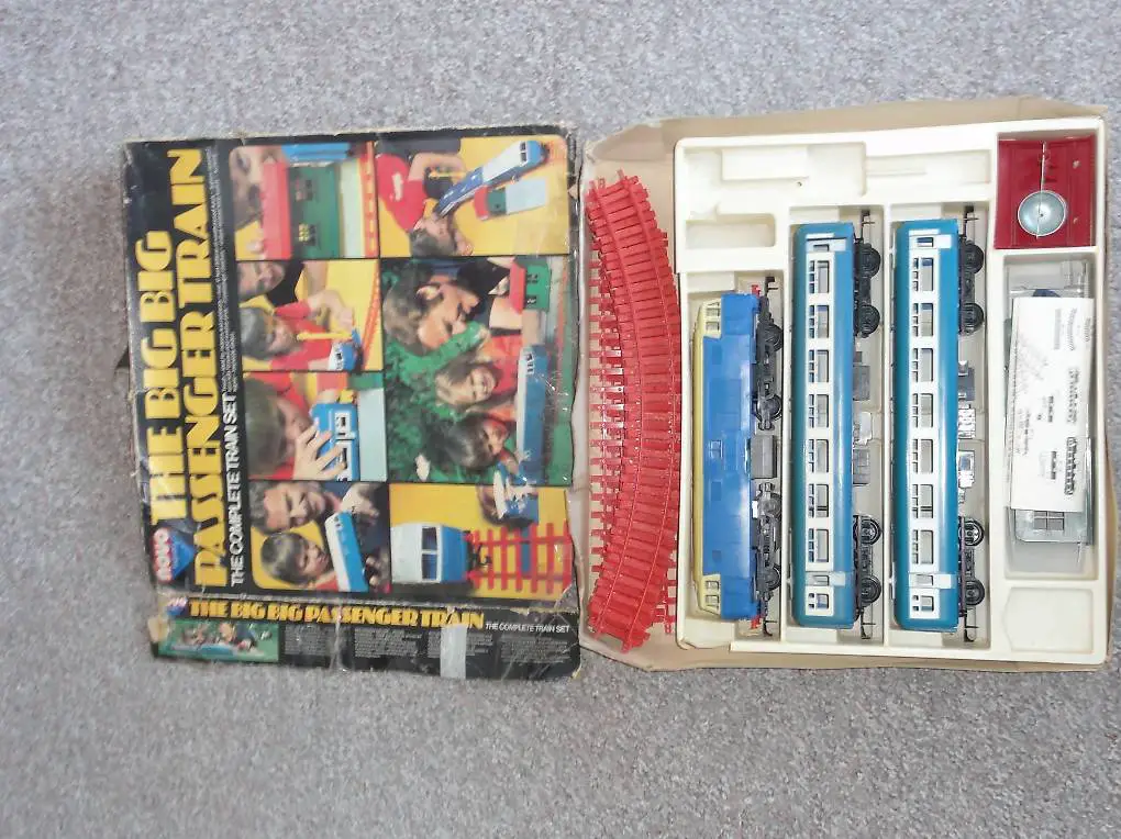 Big Big Train Rovex Tri-ang Novo Spur 0 Modelleisenbahn Set