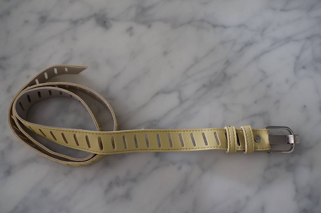 Ledergürtel gelb aus den 80er Jahren
