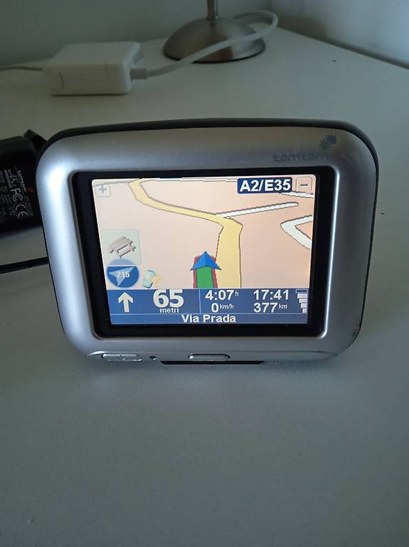 Vecchio Navigatore TOM TOM G 700