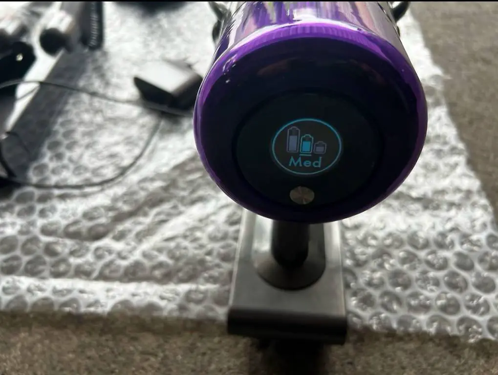 Dyson V11