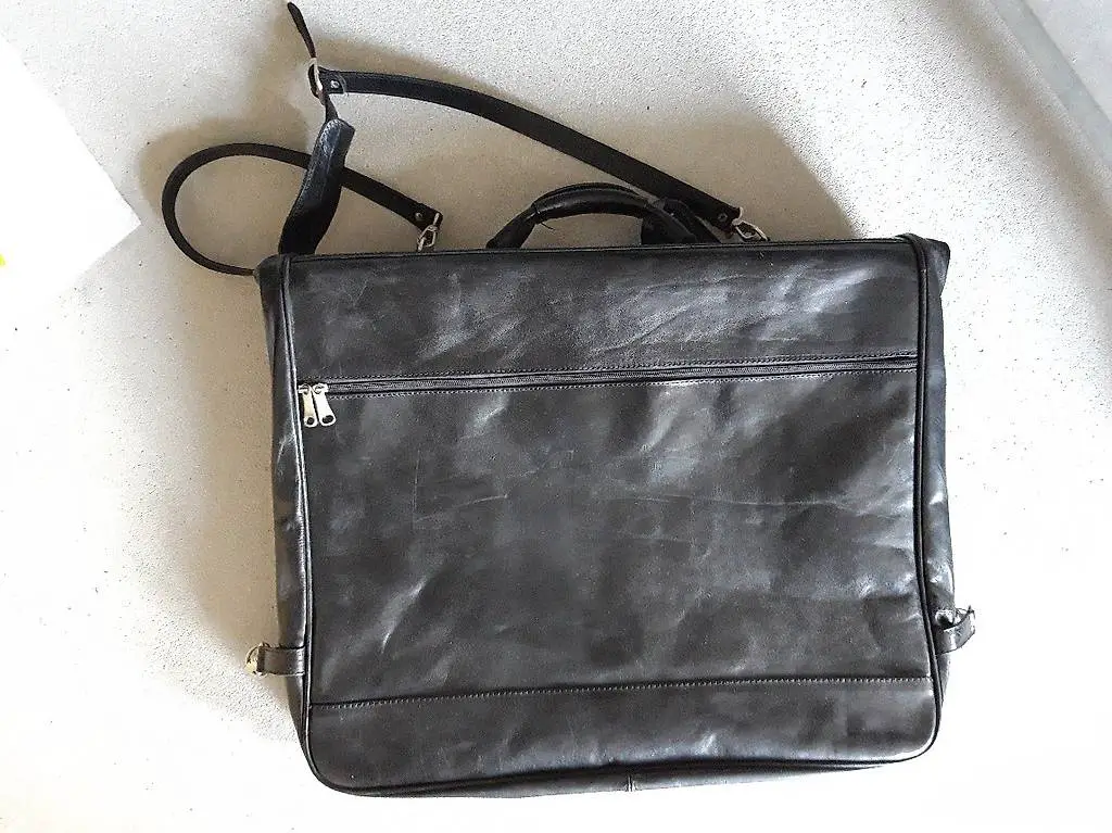 Hochwertige Anzug-/Kleidertasche aus schwarzem Glattleder