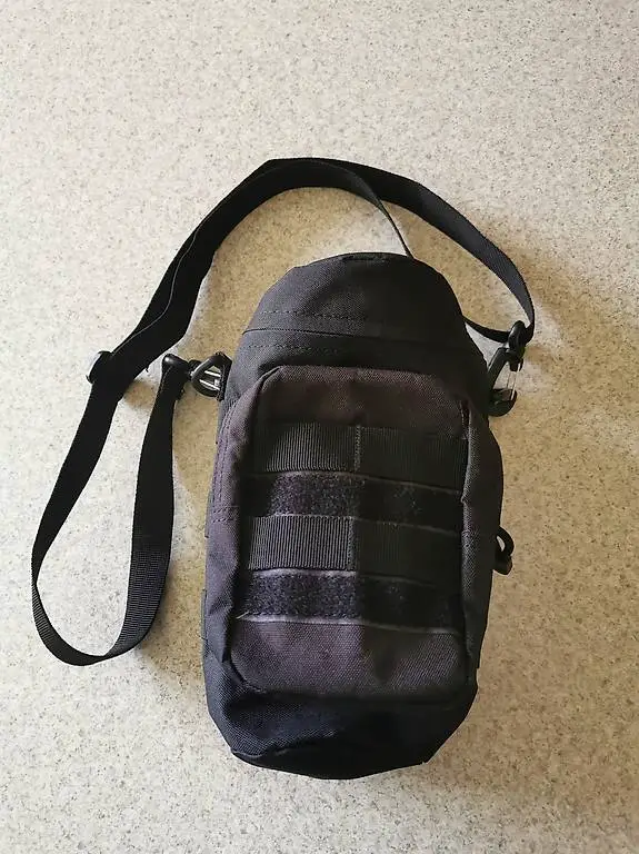 Zu Verkaufen gebrauchte Mini Tasche unterwegs