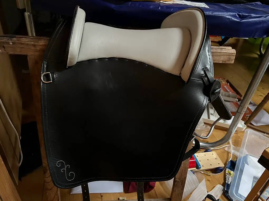 Wunderschöner Lederbaumsattel von La Selle