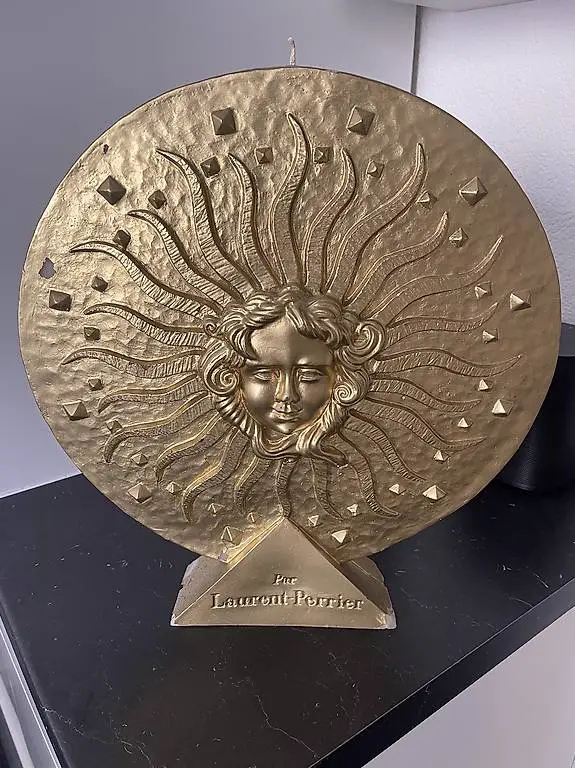 Exklusive Kerze mit Sonne von Laurent & Perrier