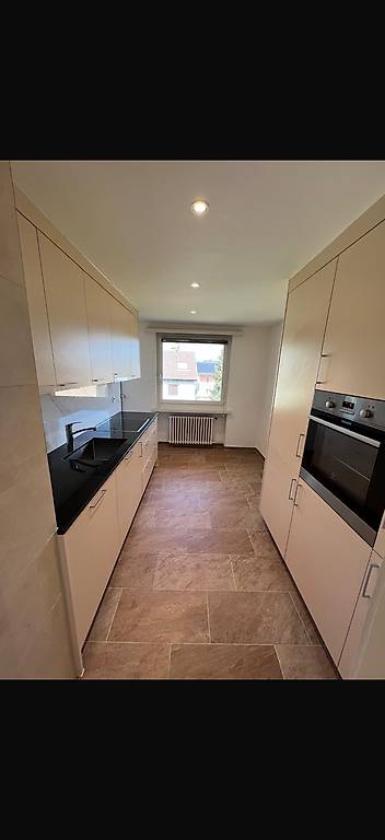 WG Zimmer am Bahnhof Glattbrugg