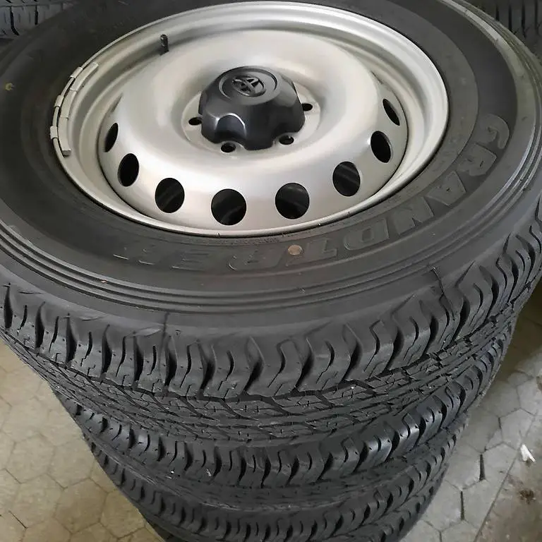4 stahlRäder Hilux Toyota Felgen Reifen 225 70 17, neue Pneu