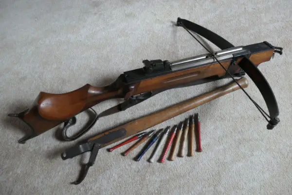 Ordonnanz Armbrust, antik, mit Bolzen