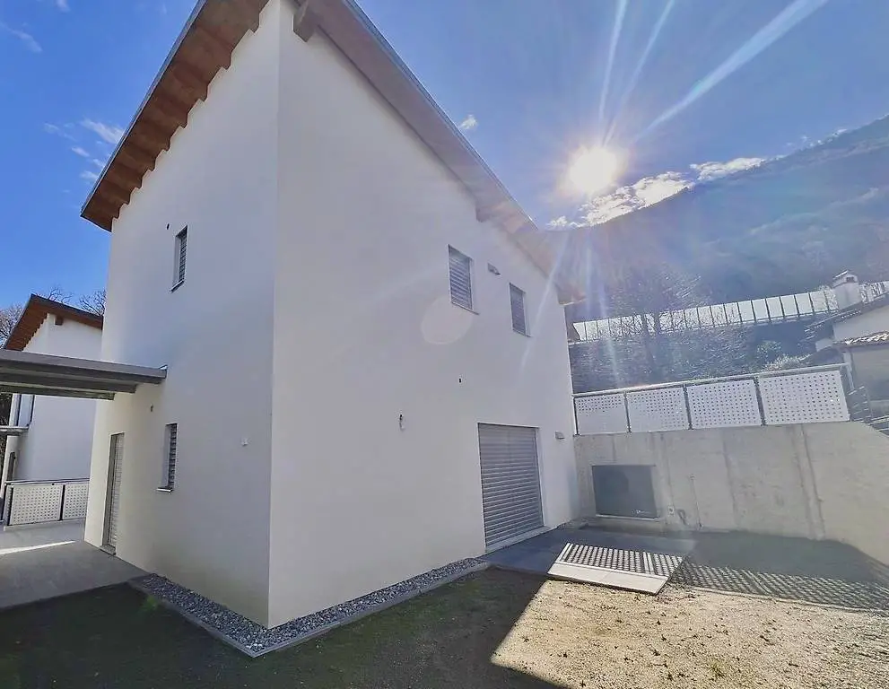 esclusiva oasi di modernità e natura a sant"antonino