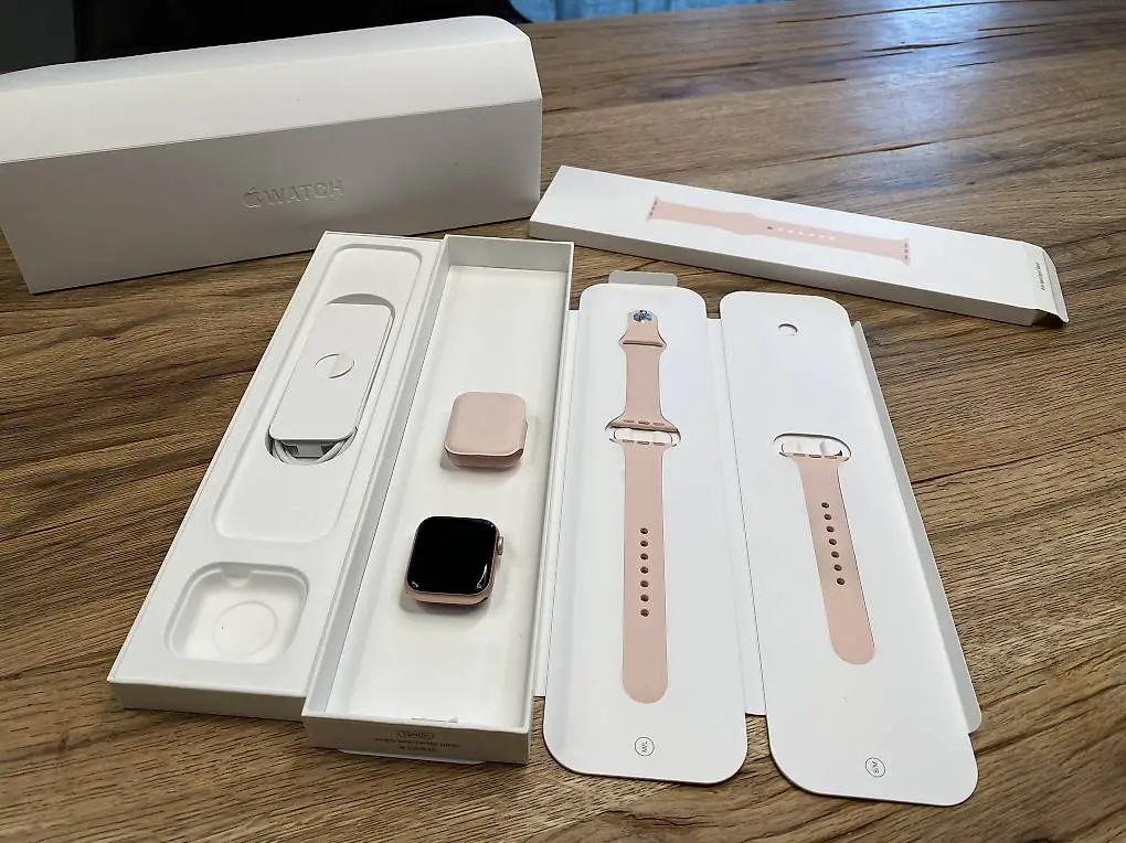 Apple Watch 6, 40mm, rose, neuwertig