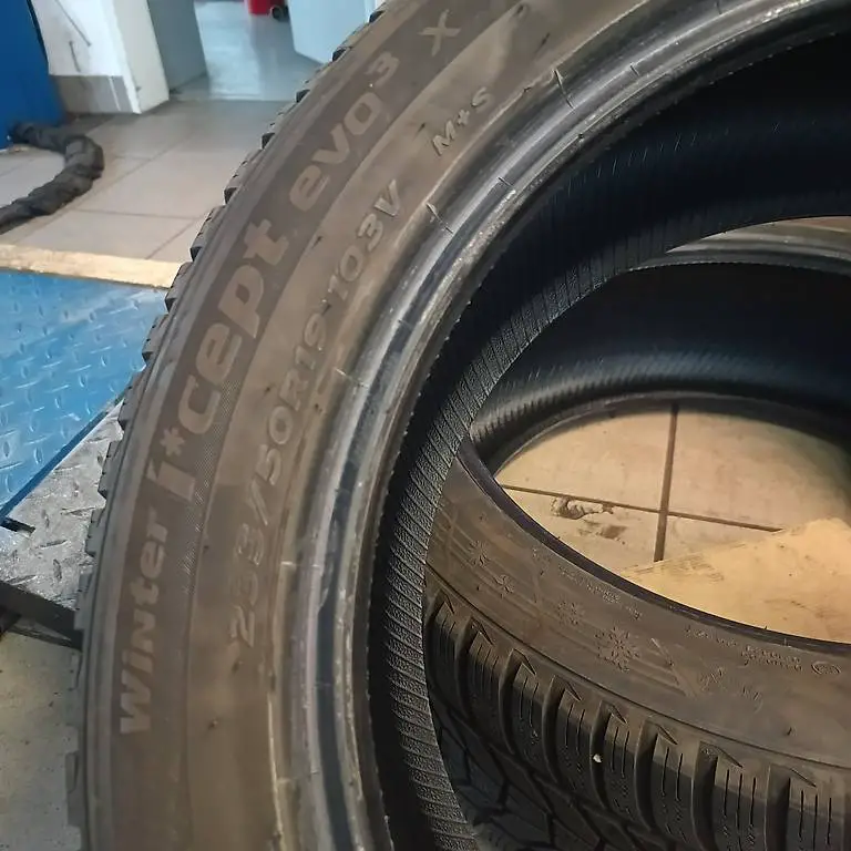 Hankook 235/50/19 Winterpneu