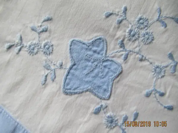  Leintuch, Oberleintuch, Baumwolle mit Stickerei, und Bordüre