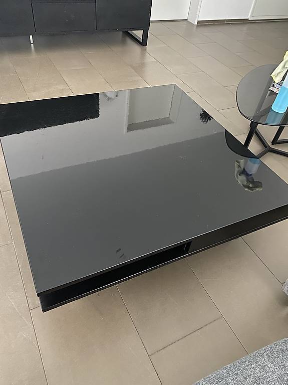 Sofas 2 er 3 er und Couchtisch