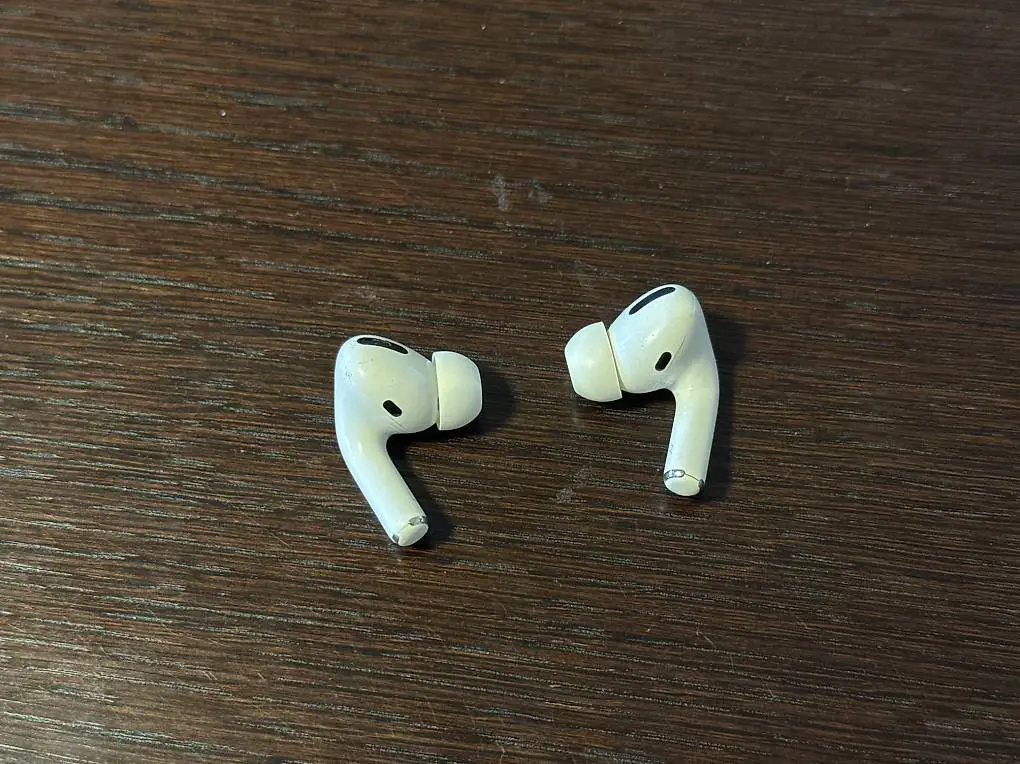 Apple AirPods Pro links und rechts