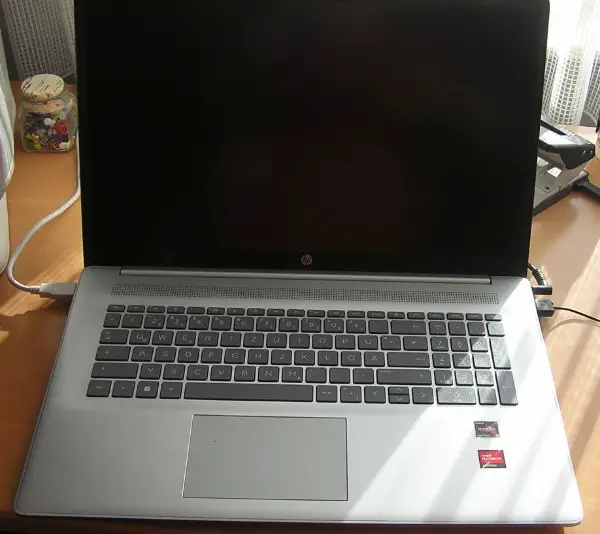 Laptop 17-zoll, AMD Rizen 5 5500u, ssd 512gb, 16 gb ram