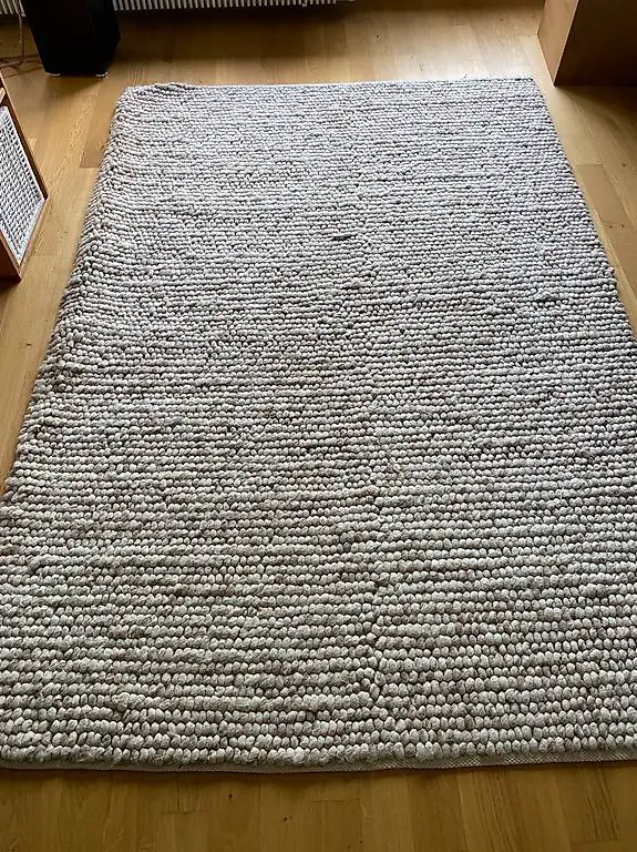 Gemütlicher Wollteppich (230 x 180 cm) - zur Abholung