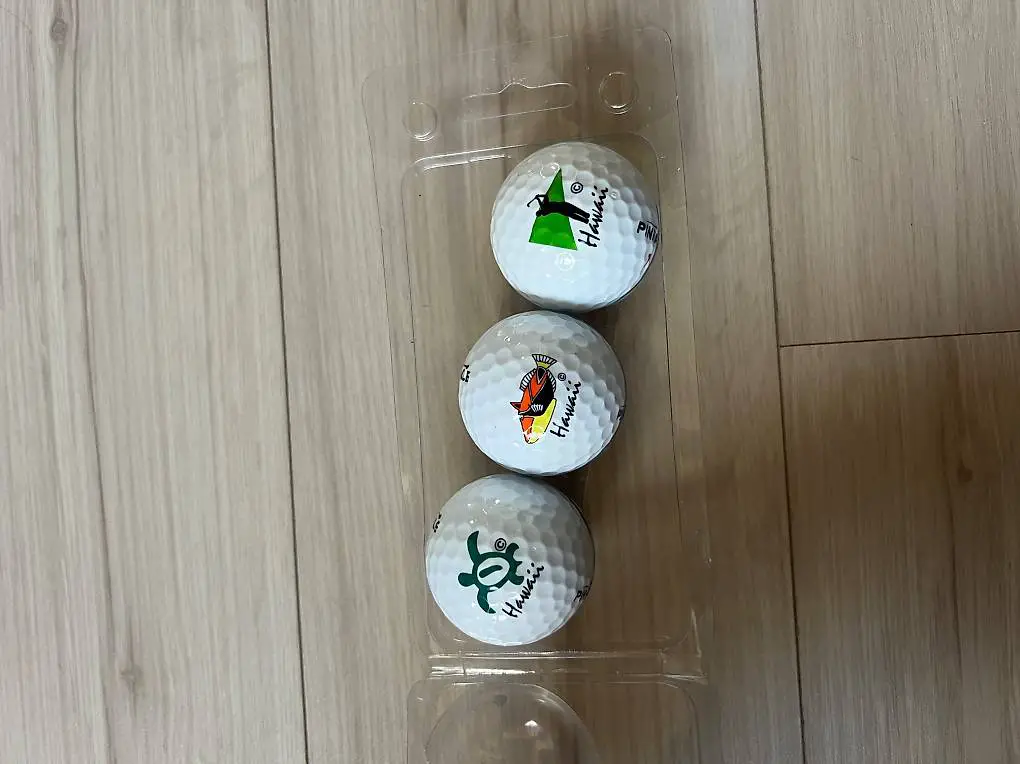 Golfbälle im Hawaii-Style