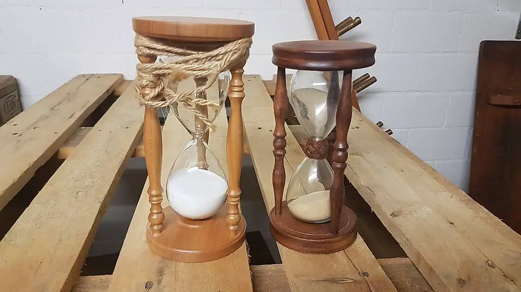 Sanduhr mit Holzfassung 20-30 Minuten Laufzeit