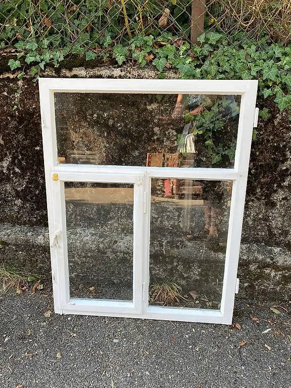 Altes Fenster weiss ca. 73x93cm