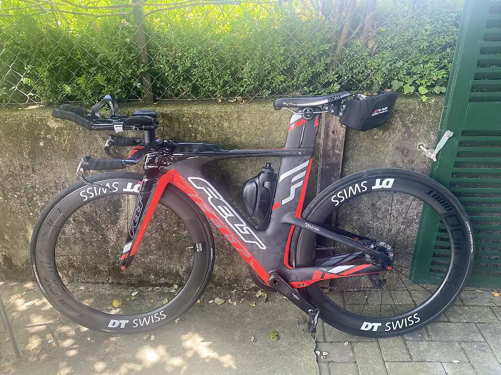 Felt IA Advanced SRAM eTap Triathlonvelo