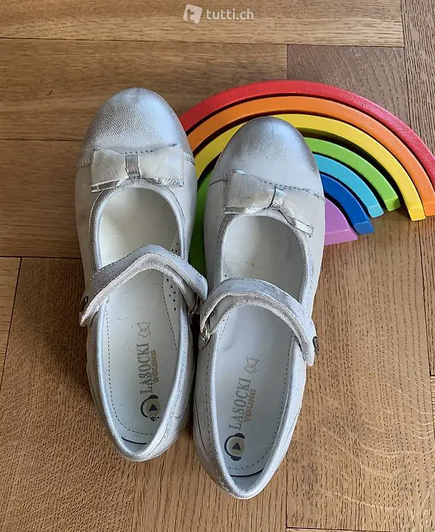 Sehr schöne LEDER Schuhe Sandalen quasi NEU33 cm