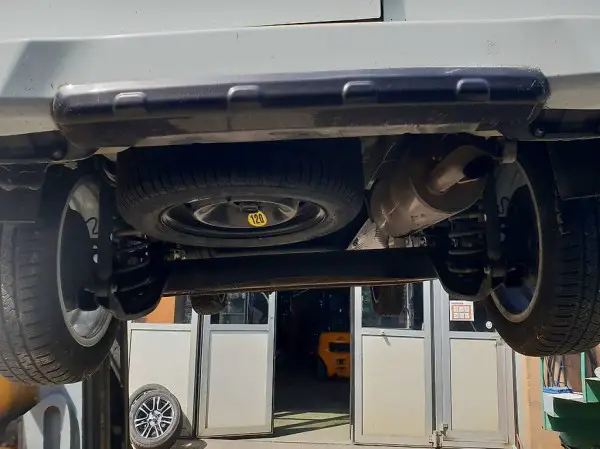  Hinterachse Ford Transit Courier