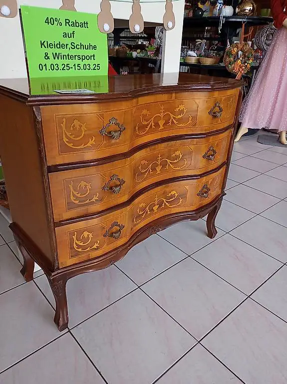 Herzige Kommode / Schubladenkommode Stilmöbel