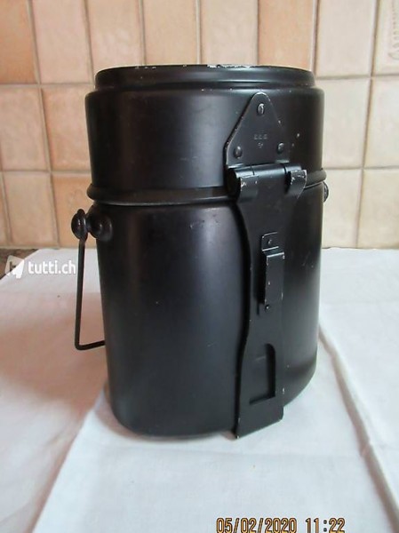  Gamelle vom Militär in fast neuwertigem Zustand