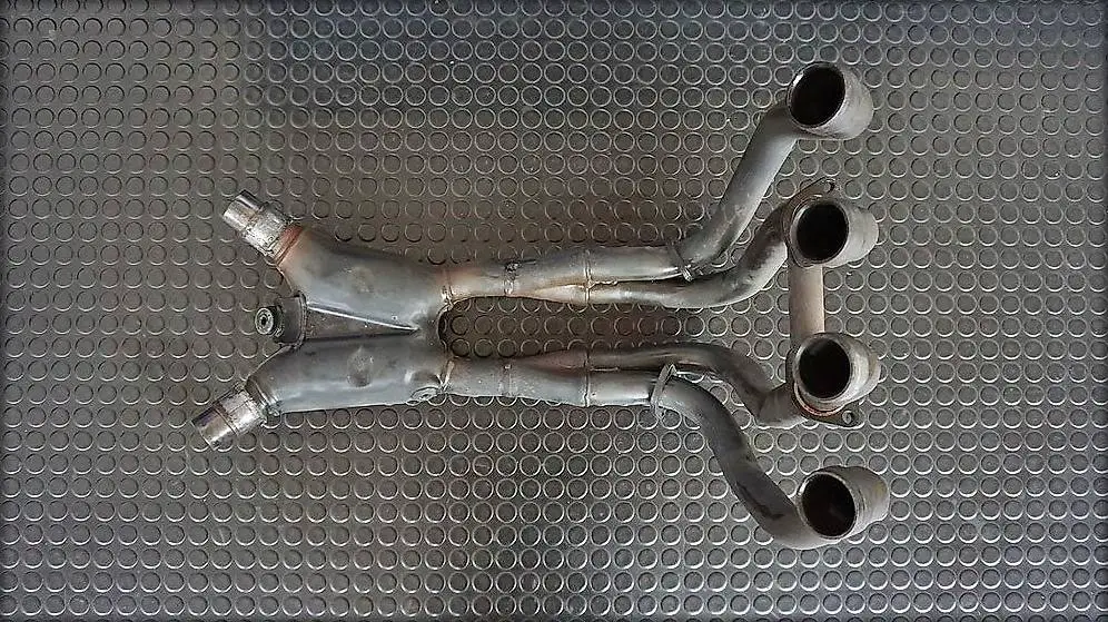 Suzuki Hayabusa Teile Rahmen Auspuff Bremse Tacho etc.