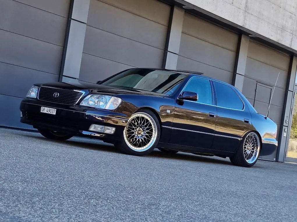 Lexus LS400 UCF20 Facelift