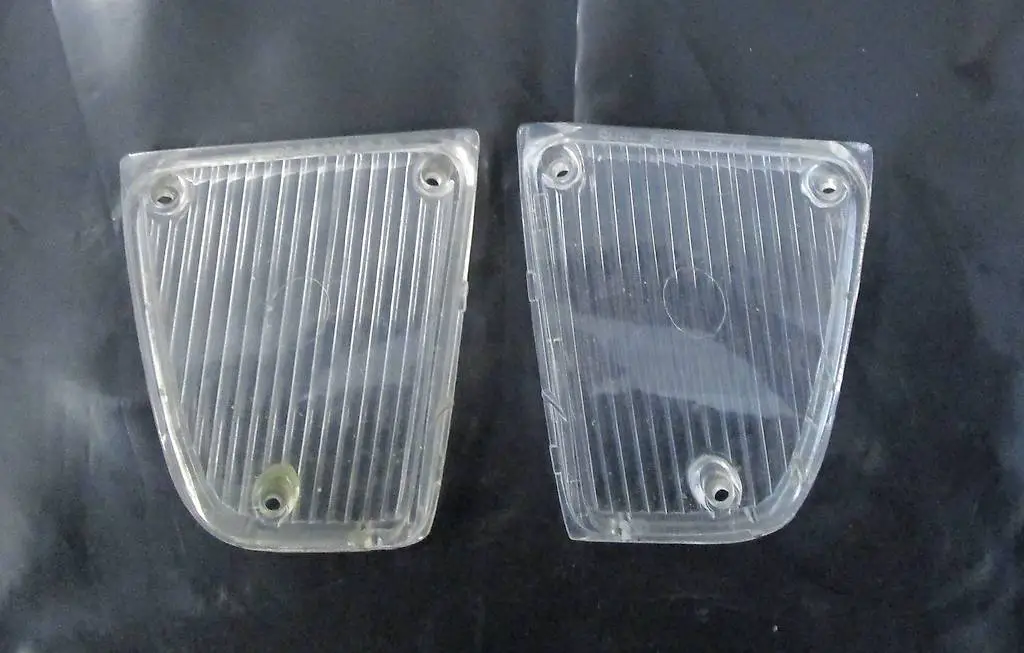 Standlicht- + Blinker-Gläser weiss, vorne für Corvette C3