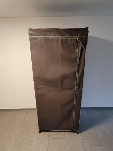 Mottenschrank/ Kleiderschrank