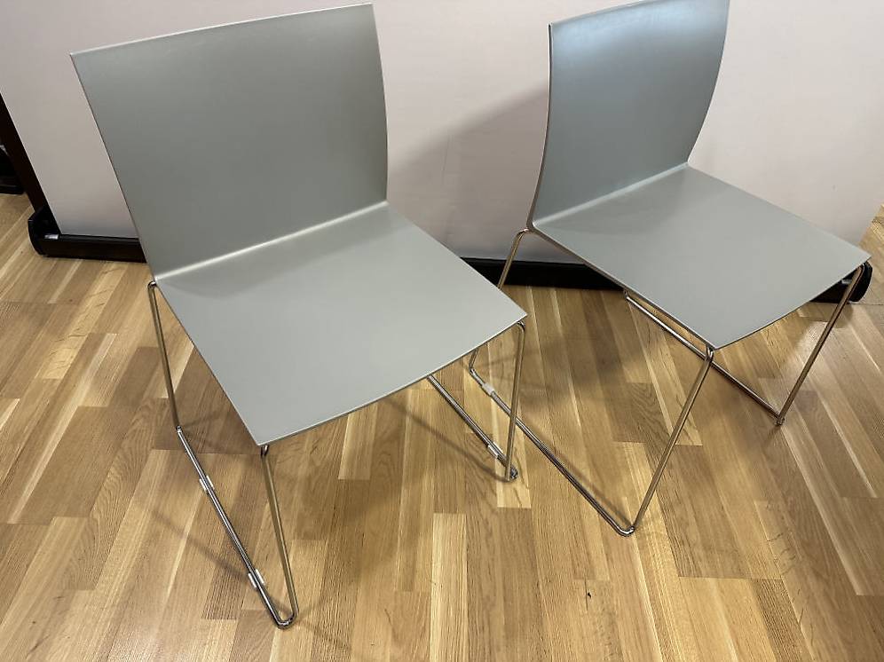 Esszimmerstühle in grau, Silber