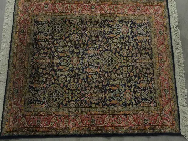  Seidenteppich mit Fransen