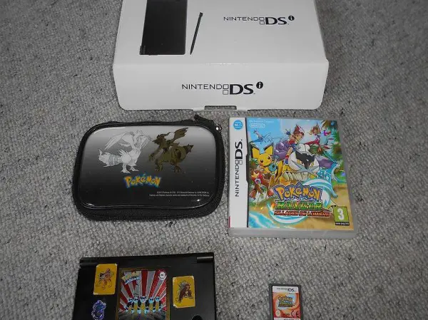  Nintendo DSi inkl. OVP und Pokemon Ranger Spuren des Lichts