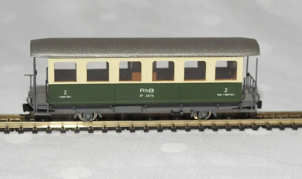 Personenwagen B 2075 der RhB von Railino (Spur Nm)