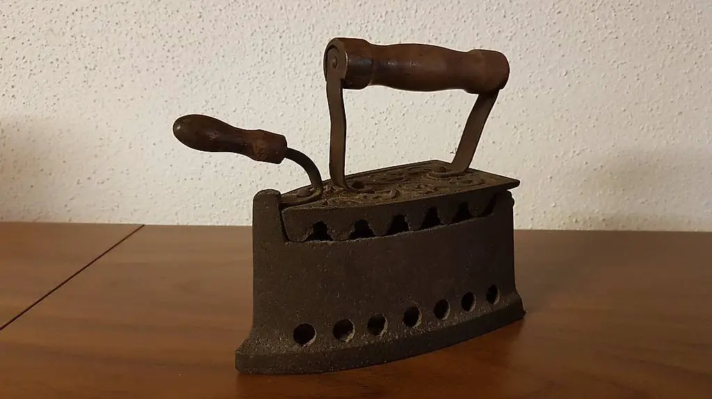 Antikes Gusseisen Kohle-Bügeleisen, Alter unbekannt