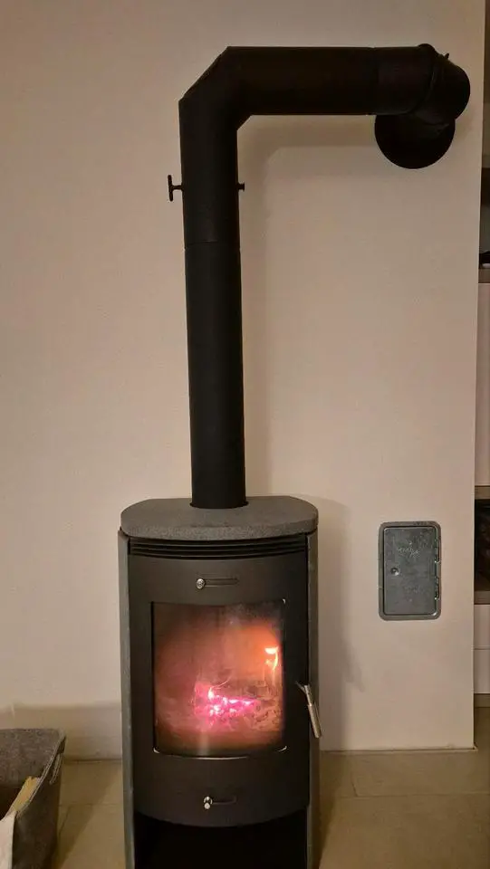 Holzofen inkl. Rohr