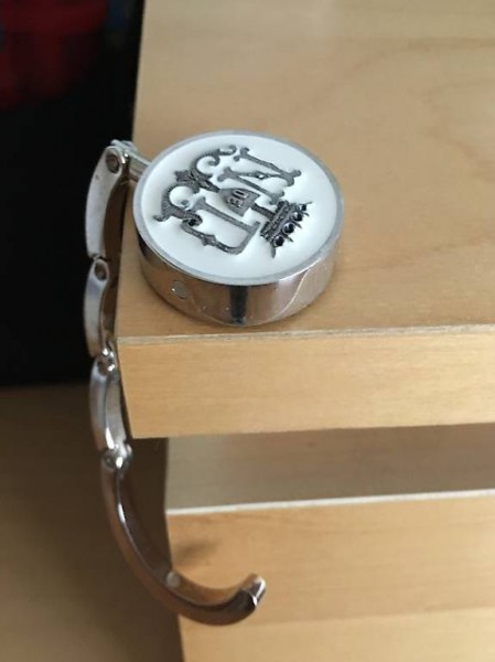 Haken für unterwegs für die Handtasche