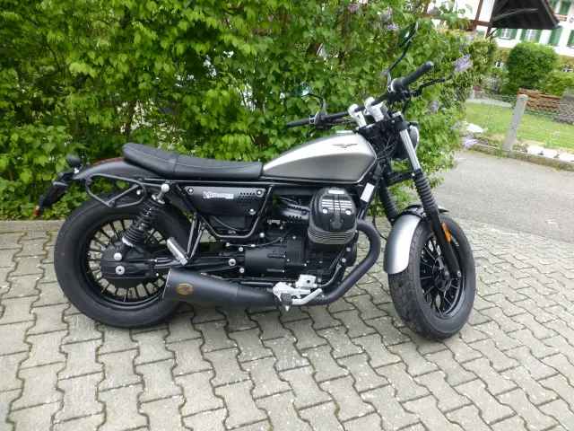 moto guzzi v9 bobber