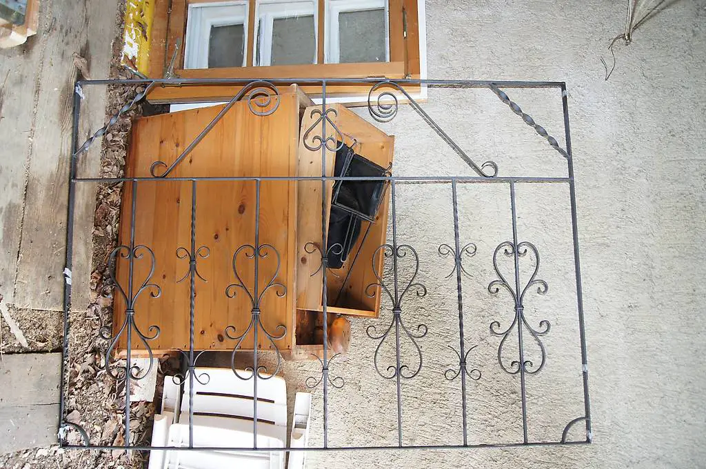 Schmiedeisernes Gitter 177x125cm