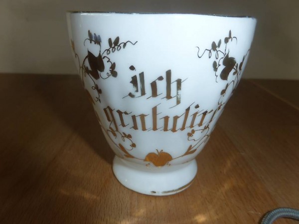 1 Tasse (mit Henkel) mit Unterteller