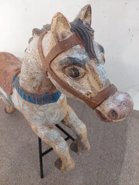 Antikes Karussell Pferd zu verkaufen