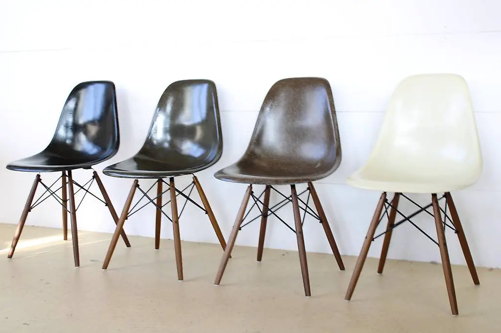 Eames Fiberglas Stühle von Hermann Miller, Original Vintage