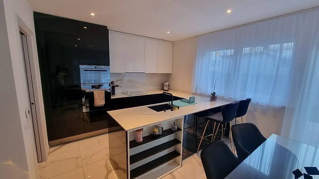 3.5 locali con giardino privato in posizione centralissima.