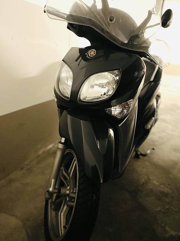 Yamaha scooter