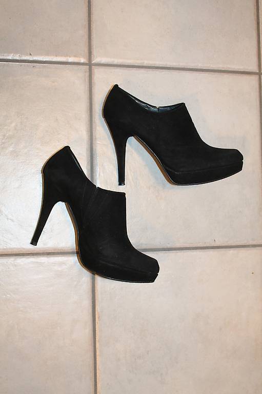 Stuart Weitzman Stiefeletten, Booties Gr. 38 neuwertig