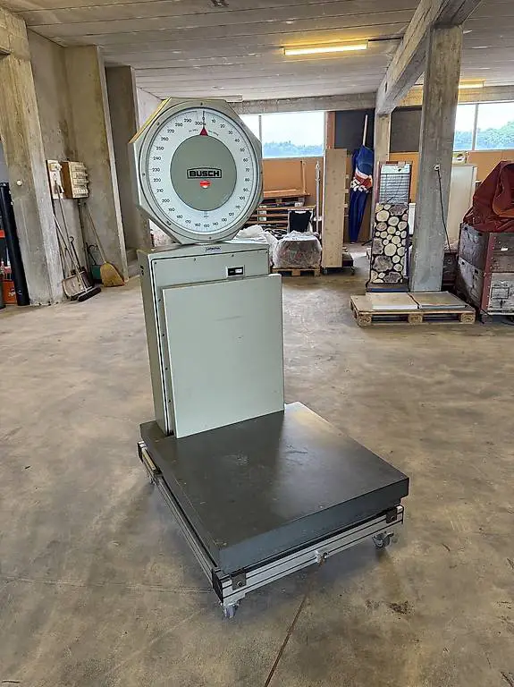 Robuste Busch-Waage Baujahr 1984