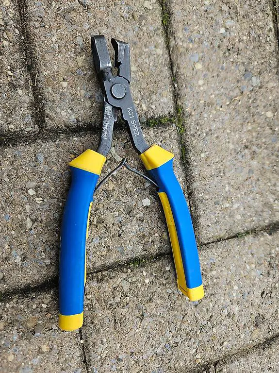 Kunststoff Lochzange