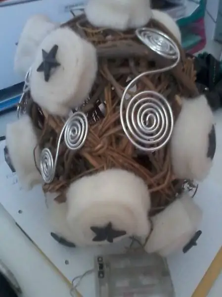 schöne Hand made Tischleuchte mit Lämpchen und Schalter