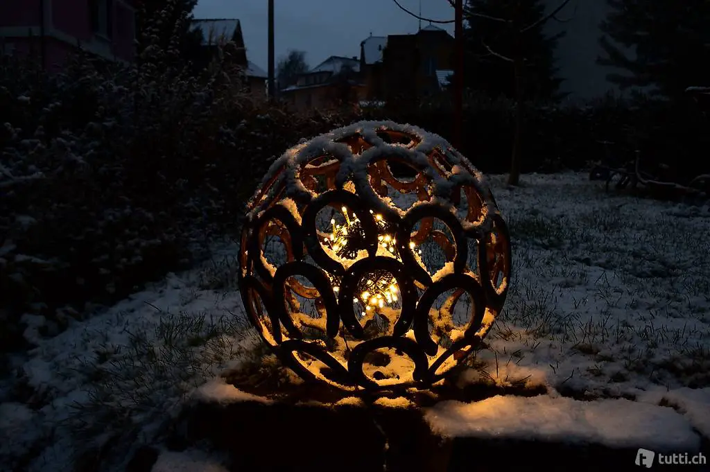 HUFEISEN-KUGEL aus gebrauchten Hufeisen